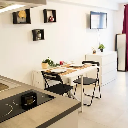Cosy Studio Neuf Esplanade アパート